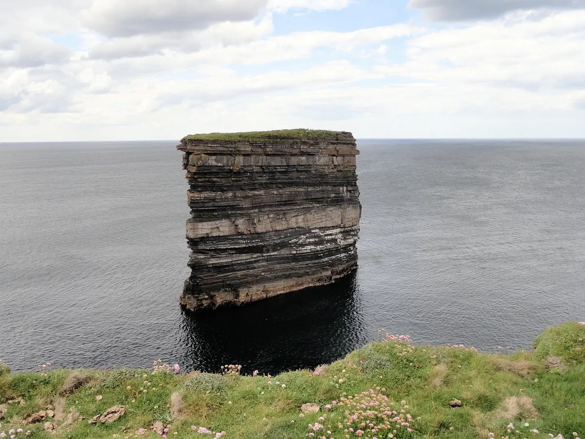 The sea stack of Dún Briste at Downpatrick Head, Mayo
