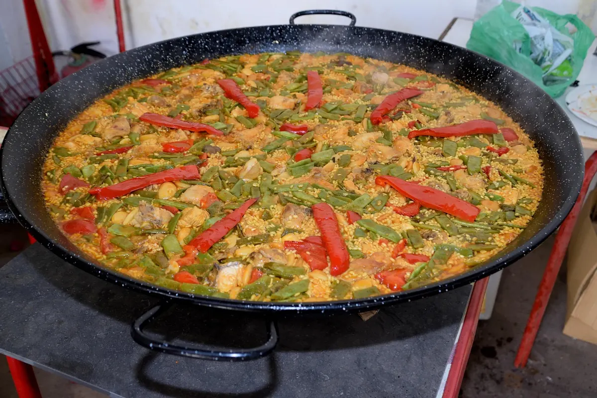 A pan of Spanish paella