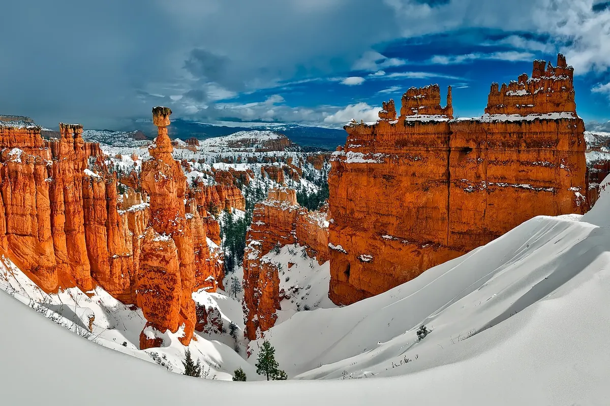 Snow on the hoodoos of Bryce Canyon