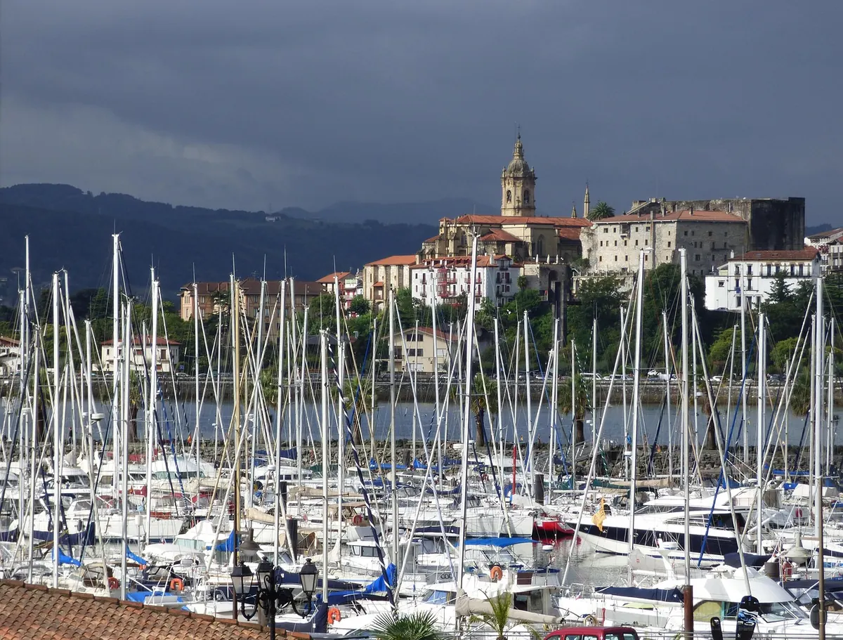 The harbour below Hondarribia