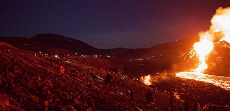 People flock to see volcano erupt for first time in 6000 years