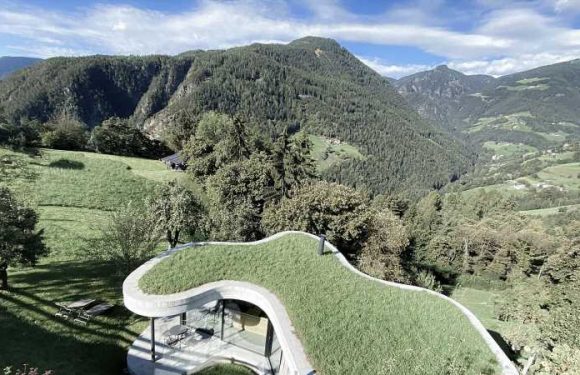 Wake Up to Stunning Mountain Views at This Glass House in Italy