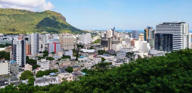 Mauritius Will Provide Free COVID-19 Vaccines to Long-term Visitors