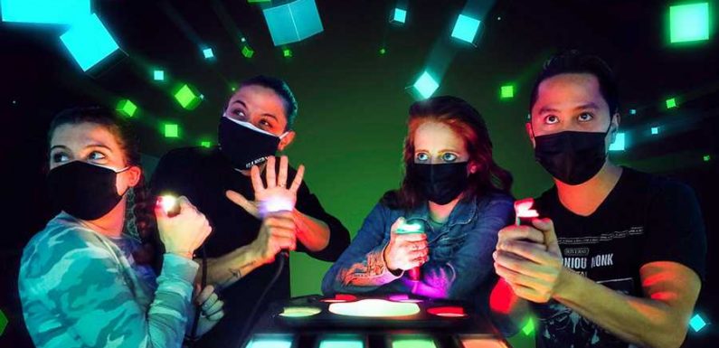 This Live Game Show Experience in NYC Mixes Party Games With Fast-paced Thrills