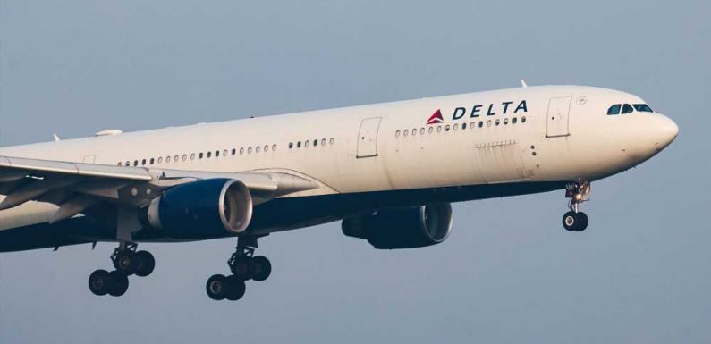 Delta Cancels About 100 Flights on Easter Sunday, Temporarily Fills Middle Seats to Alleviate Travel Disruptions