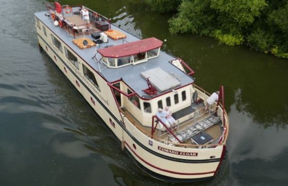 Edward Elgar: Enjoy an English river cruise on an elegant vintage looking ship