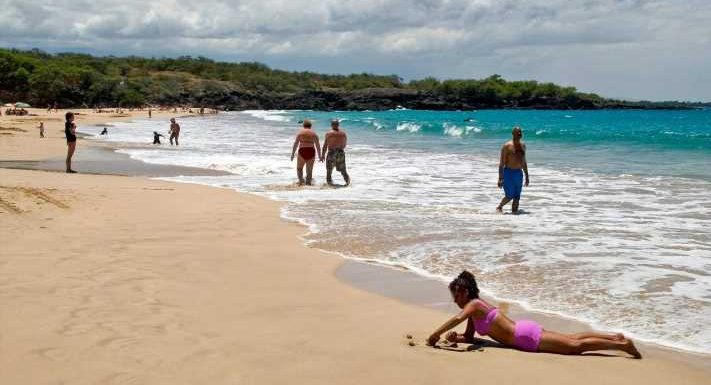 ‘I’ve never seen sand so white in my life’: ‘Dr. Beach’ picks Hawaii beach as best in US