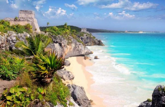 Mexico's Caribbean coast at "imminent risk" of lockdown