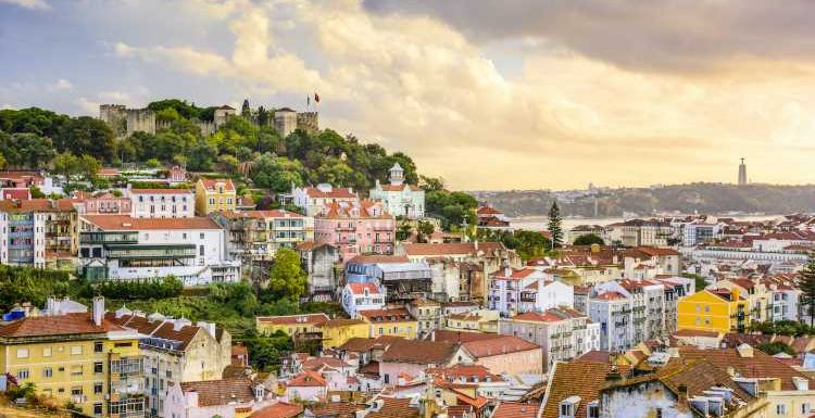 Portugal Implements Weekend Travel Ban in Lisbon Amid Virus Surge