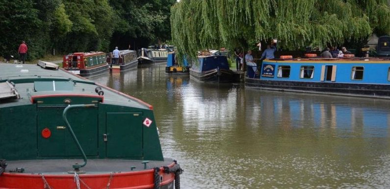 Tips for planning your fist narrowboat staycation – from clothes to pub trips