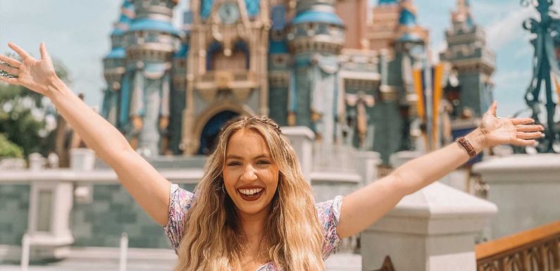 I worked at Disney World for 2 years. Here are 16 things I always do when I visit the parks.
