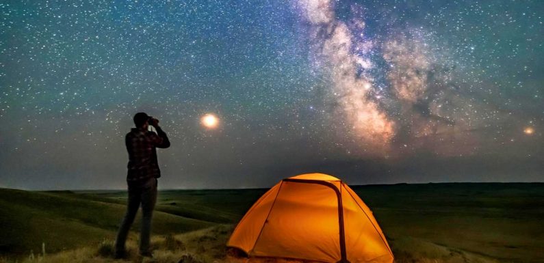 What to Pack for a Night of Stargazing