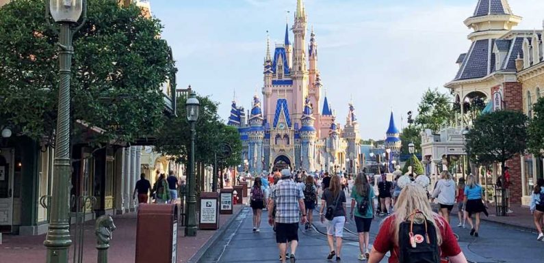 Disney's parks division swings to Q3 profit