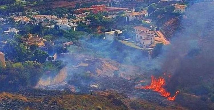 Costa del Sol tourists issued warning as forest fires rage: ‘Get to safety right away’