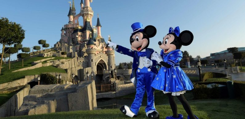 Frontline workers can get new discount on Disney holidays to Paris or Orlando