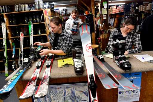 Colorado ski area discounts, sales and inexpensive gear rentals, 2021 edition