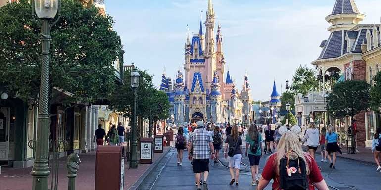 Disney puts employee vaccine mandate on hold