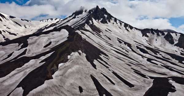 Inside Valley of Death – tourists banned from Russia spot that kills what passes