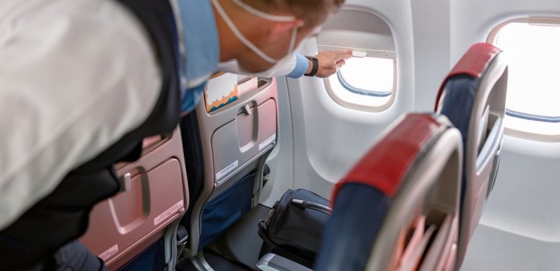 Flight attendant explains importance of windows being up for take off
