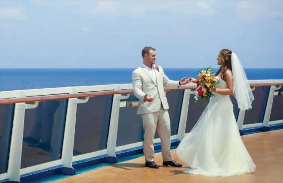 Carnival Cruise Line reopens wedding program: Travel Weekly