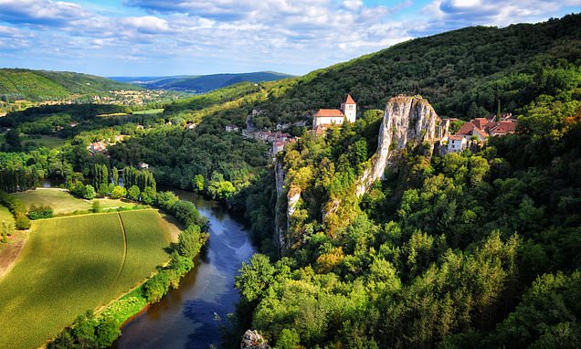 Delights of the Dordogne flying direct to Bergerac!