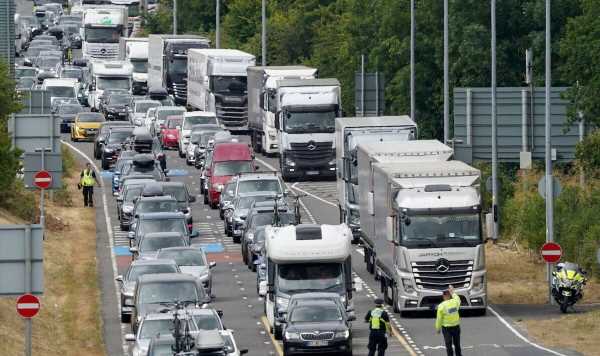 Is the Eurotunnel experiencing long queues? Traffic updates as Dover gridlock eases