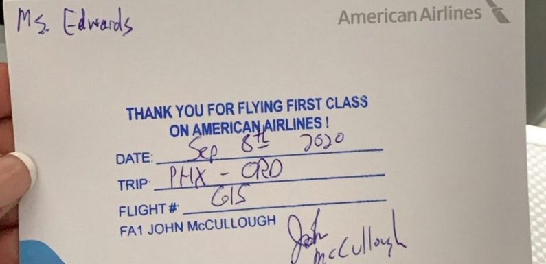 Flight attendant brings passenger to tears with ‘thanks for flying’ note
