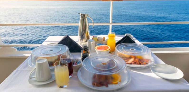 Cruise guest issued warning over common buffet mistake