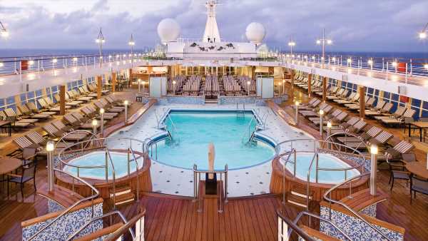 Regent Seven Seas Cruises offers bonus pay for travel advisors