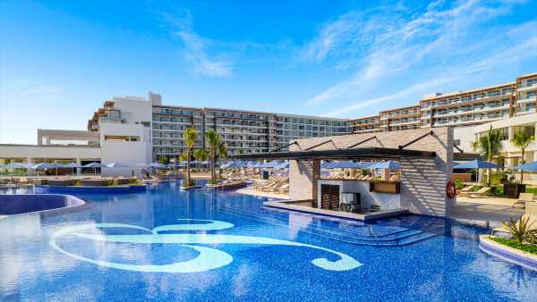 Royalton Splash Riviera Cancun opens