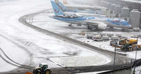 Your rights if flights are cancelled due to heavy snow as airports ground planes