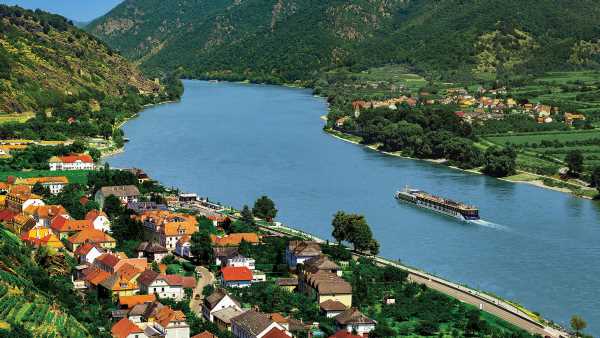 AmaWaterways extends free add-on land tours for 2023