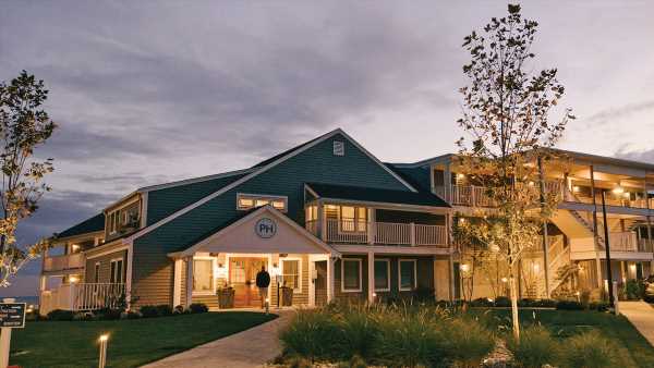 High demand has seasonal hotels keeping the lights on longer