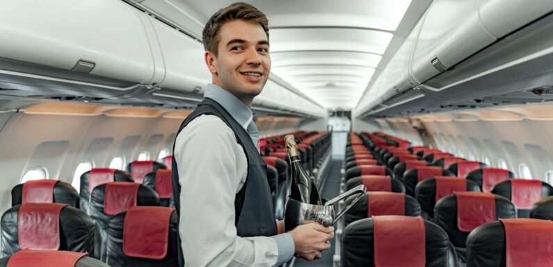 ‘Quickest’ wrinkle-free ‘folding method’ according to flight attendant