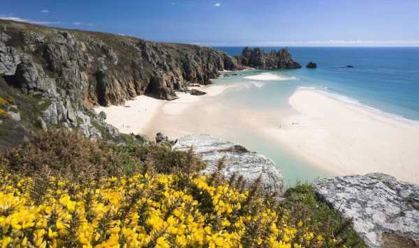 Best beach in England is a ‘piece of heaven’ with ‘Caribbean-blue waters’