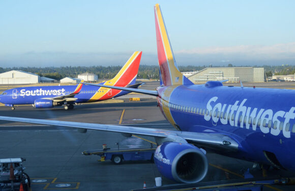 Southwest pilots authorize a strike