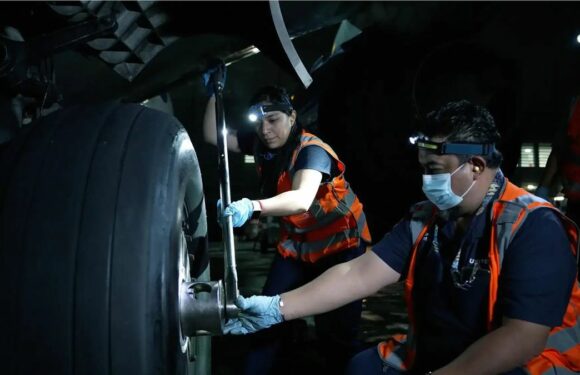 United aims to hire 15,000 employees this year