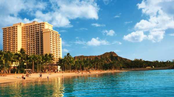 Waikiki's Twin Fin hotel pops up in prime location