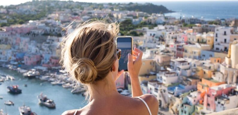 British tourists issued warning over holiday criminals