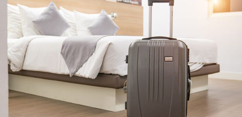 Flight attendant warns hotel guests to use suitcase as extra security measure