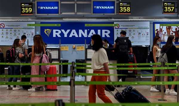 Martin Lewis issues Ryanair warning for families on summer holiday