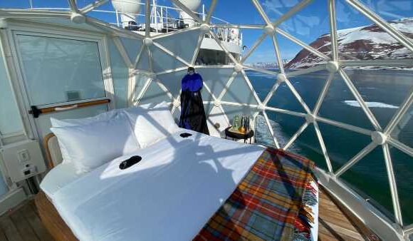 An in-depth look at Lindblad Expedition's Endurance