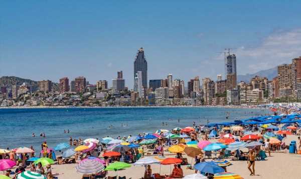 British holidaymakers in Spain warned they face fines over new beach rule