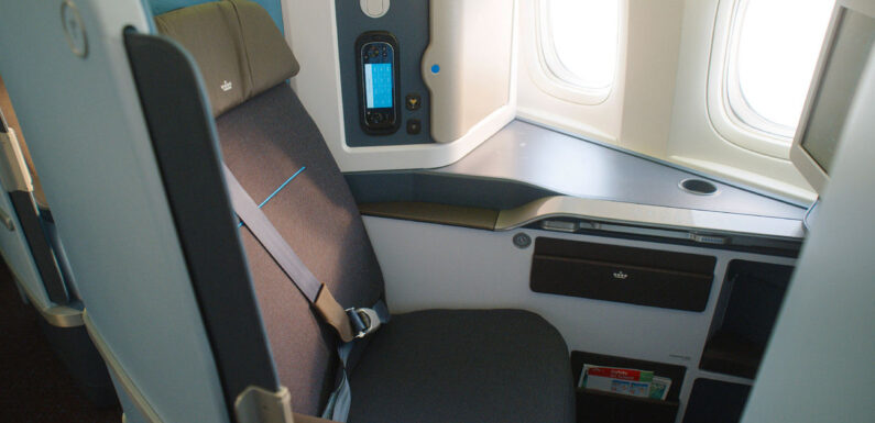 KLM's Boeing 777s are getting new seats in business class