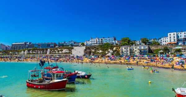 UK town like the Amalfi Coast has ‘one of the most beautiful beaches in England’