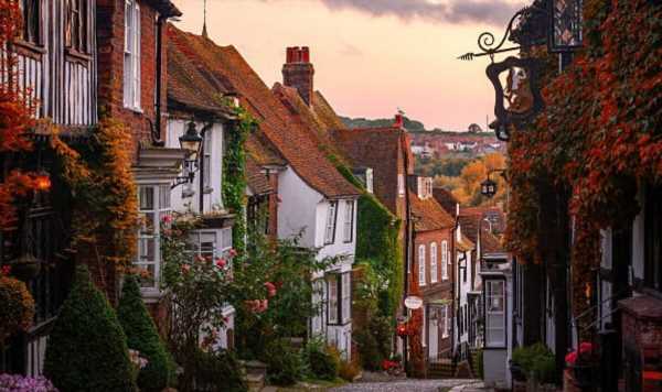 Eye-wateringly pretty village in England is a must-visit for a weekend getaway