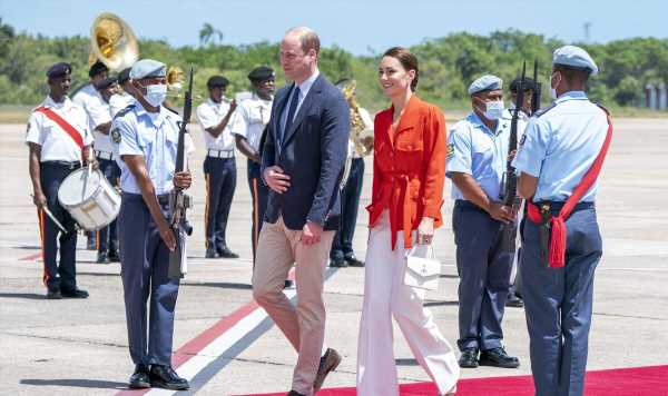 Kate has a tip to always look gorgeous when she steps off planes