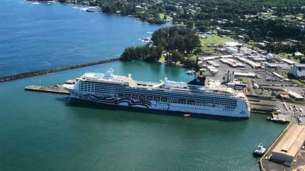 Norwegian's Pride of America replaces calls in Maui