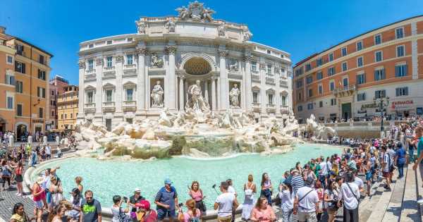 ‘Stupid’ tourist caught climbing into Rome’s Trevi Fountain to fill up bottle
