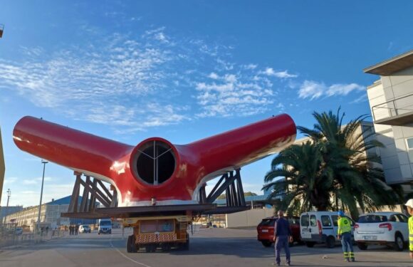 Carnival Freedom getting new winged funnel during drydock